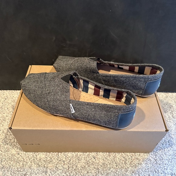 Men’s TOMS Classic Canvas Slip-On Size 8.5 - Picture 2 of 5